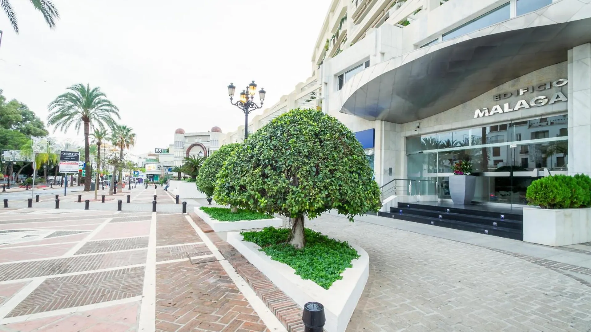 Marbella Banus Suites - Playas Del Duque Luxury Apartment