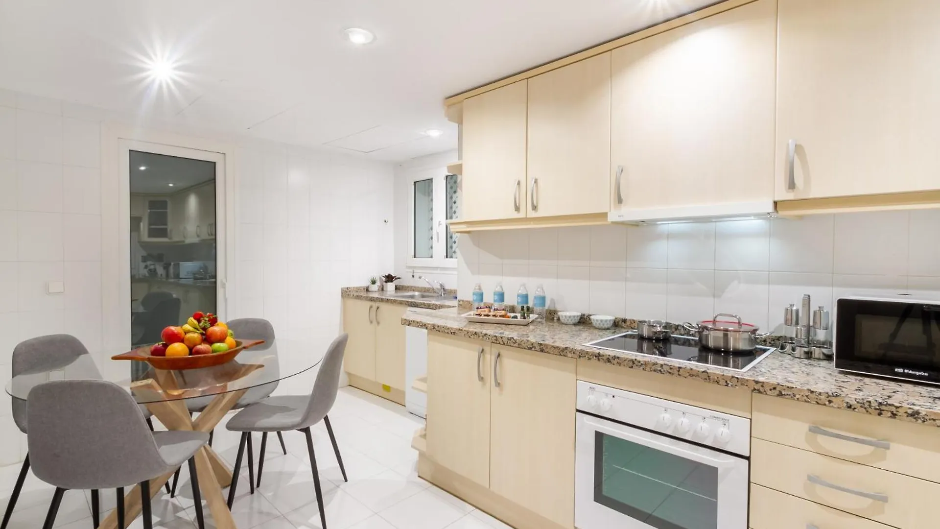 Marbella Banus Suites - Playas Del Duque Luxury Apartment