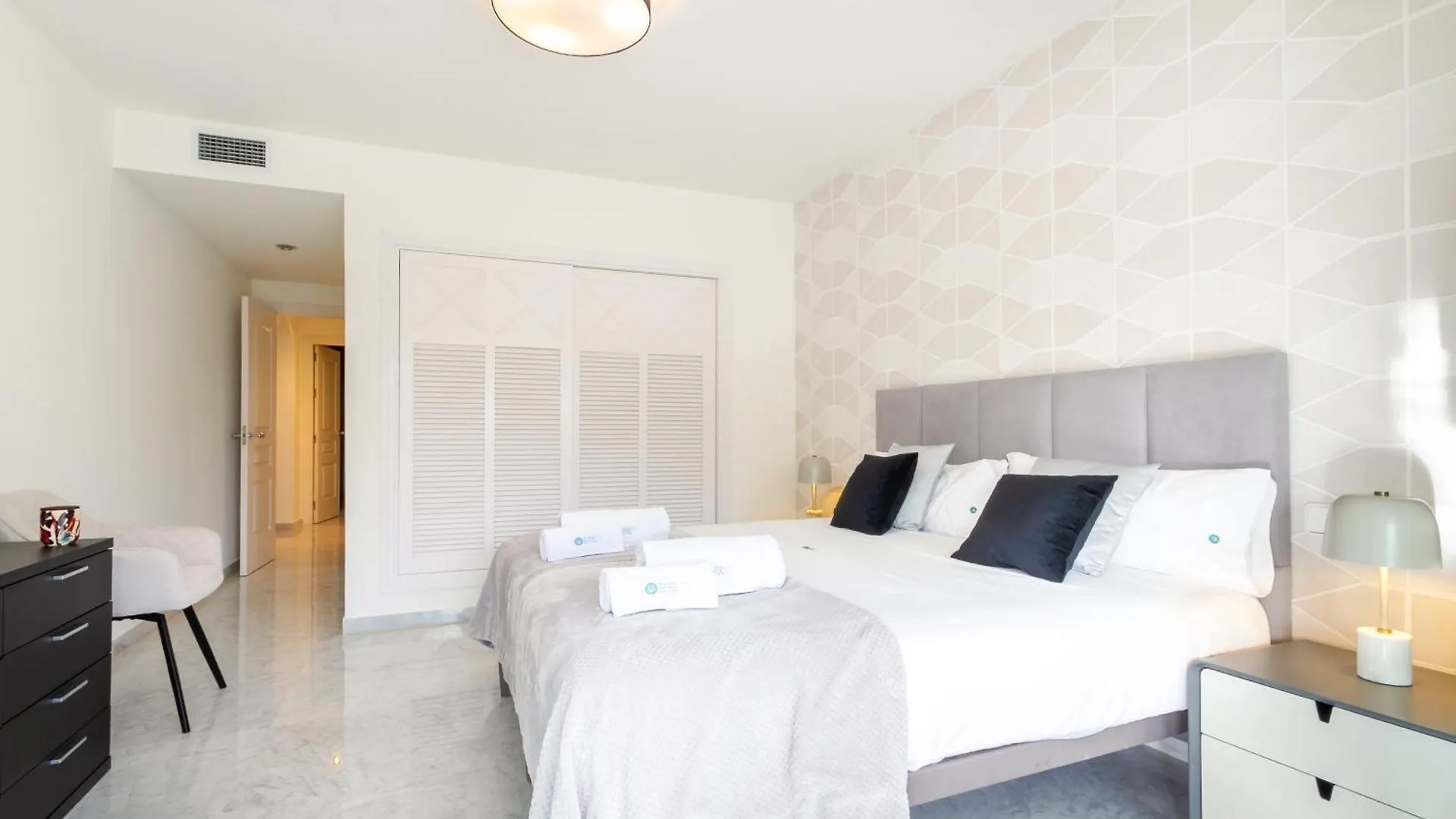 Marbella Banus Suites - Playas Del Duque Luxury Apartmán