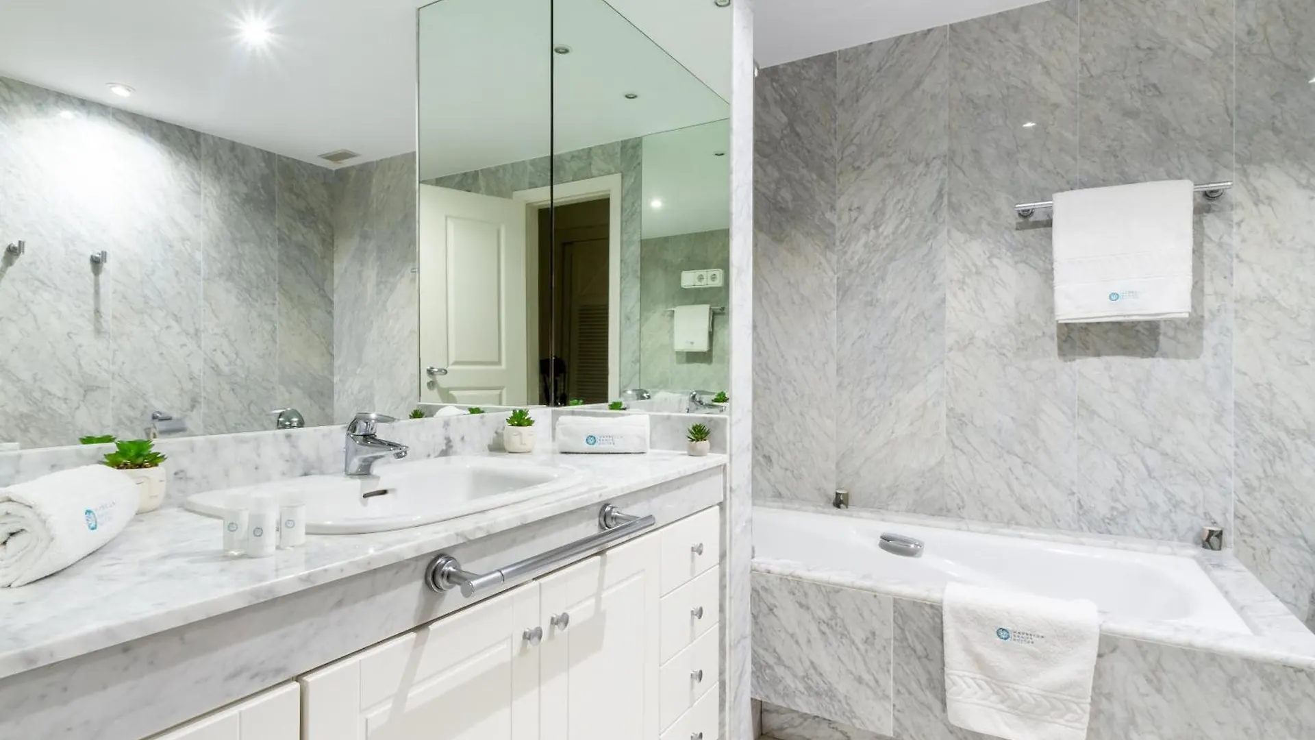 Marbella Banus Suites - Playas Del Duque Luxury